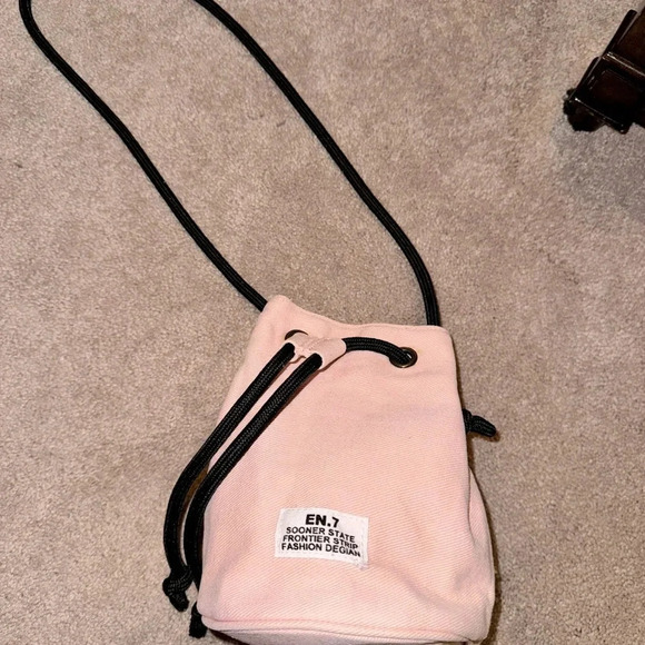 MINISO PINK AND BLACK CANVAS CROSSBODY DRAWSTRING BUCKET BAG SMALL - Picture 3 of 10